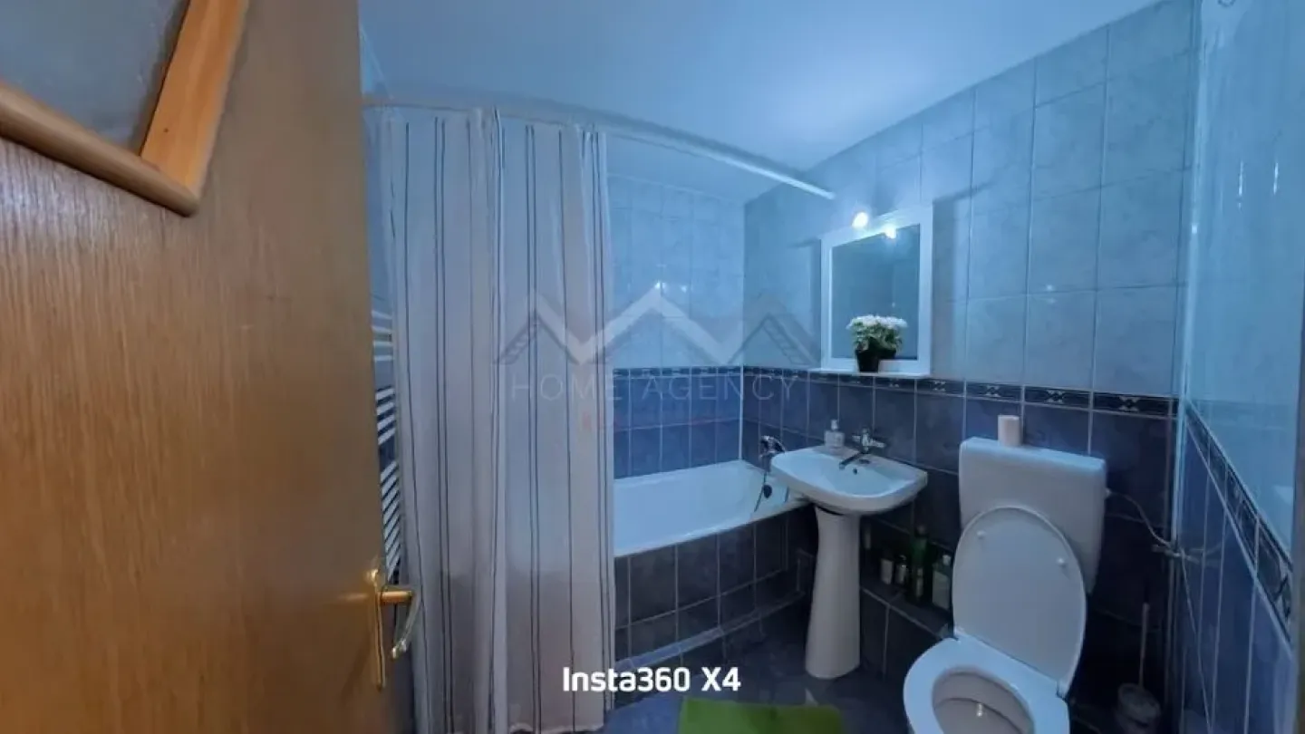 Spacious 2-Bedroom Apartment for Sale in Central Otopeni - Image 1