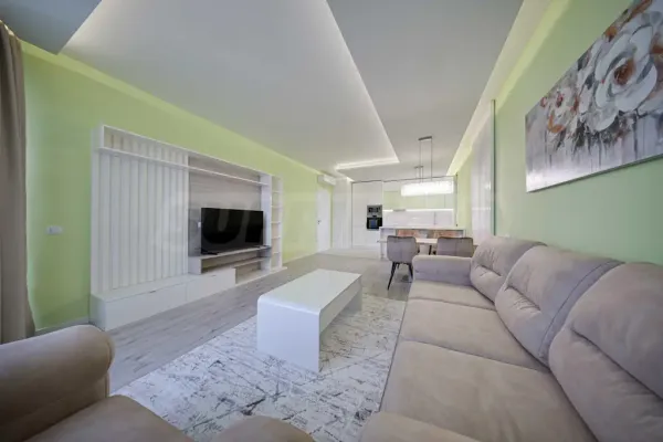 Spacious 3BR Apartment w/Garage in "Diamond II" - Image 1