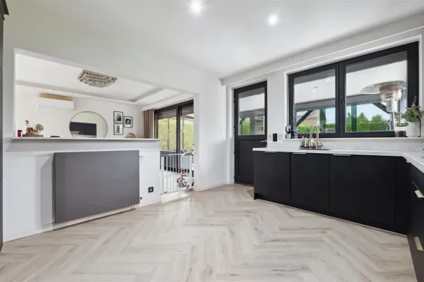 Spacious Family Home with Garden Near Sint-Truiden Center - Image 4