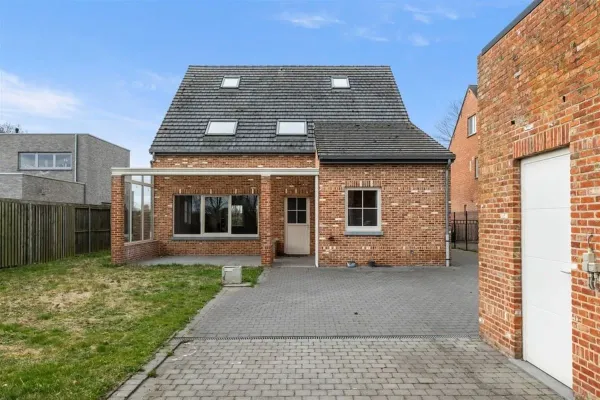 Spacious Family Home with Stunning Views in Halen, Belgium - Image 5