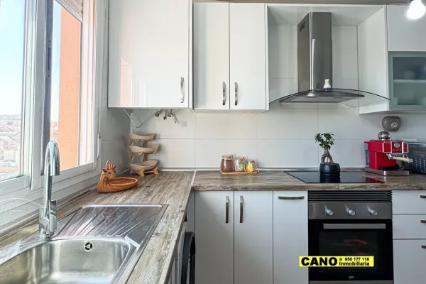 Spacious 3-Bedroom Apartment with Terrace in Roquetas de Mar - Image 4