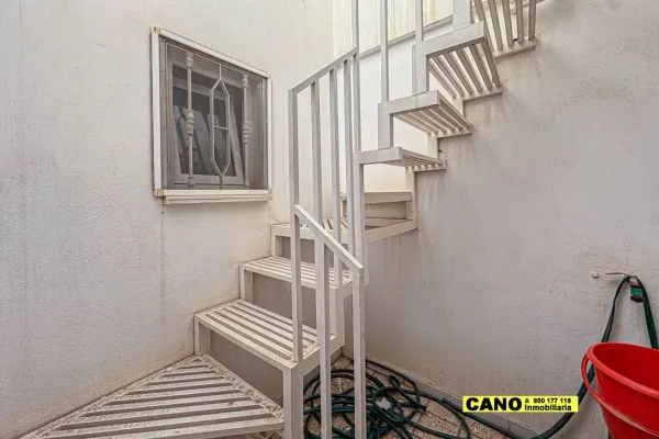 First-Line Beach Apartment in Almería with Two Bedrooms & Terraces - Image 4