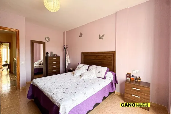 Spacious 4-Bedroom Triplex Apartment with Terrace in El Ejido - Image 1