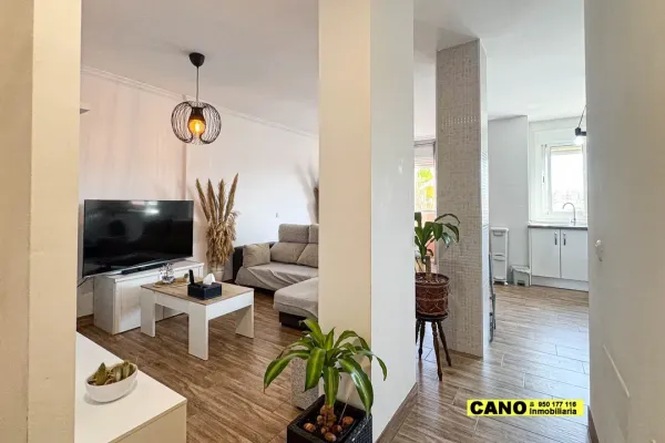 Spacious 3-Bedroom Apartment with Terrace in Roquetas de Mar - Image 3