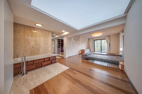 Luxurious Sofia Home: Oasis of Style & Space - Image 1