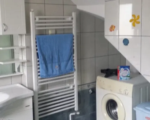 Zemun House Rental: 3 Bed, 2 Bath, Yard & Parking - Image 5