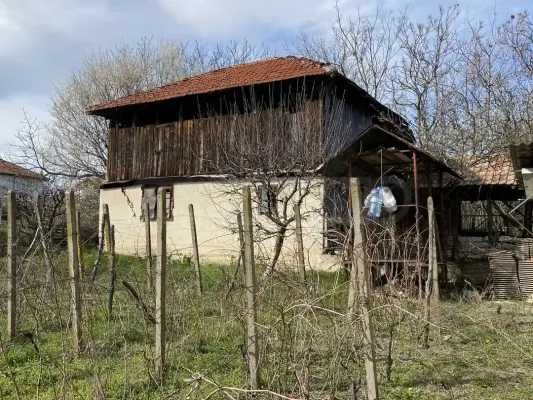 Charming Two-Story House with Yard in Picturesque Dimovo, Bulgaria - Image 5