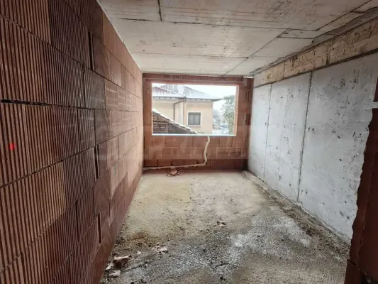 Spacious 2-Bedroom Apartment in New Vidin Build - Image 1