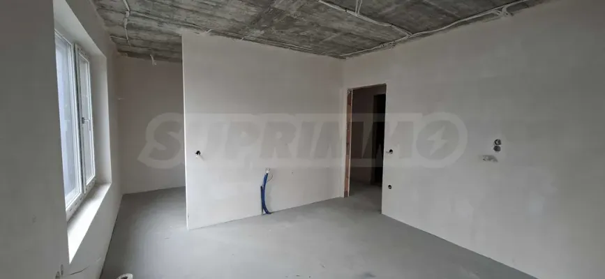 Spacious 3-Bedroom Apartment with Park View in the Heart of Dobrich - Image 5