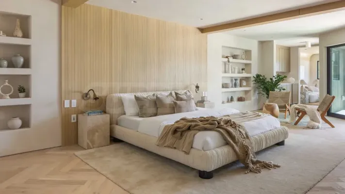 Spacious Plovdiv Apartment with Panoramic Views - Image 3