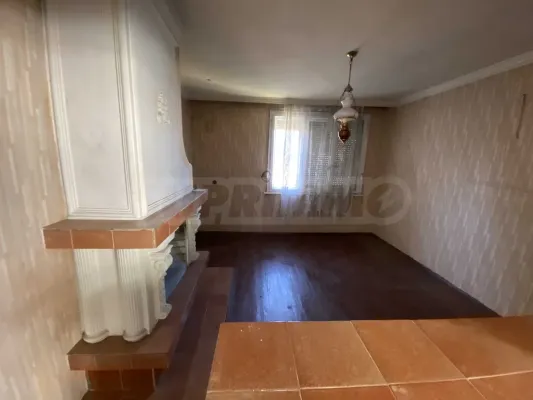 Spacious 2-Bedroom Apartment Near Clinic with Garage in Vidin - Image 5