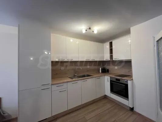 Stylish Two-Bedroom Apartment in Burgas's 'Lazur' Quarter - Image 5