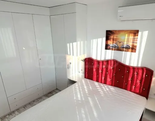 Bright Sea View Apartment in Varna's "Briz" District - Image 2
