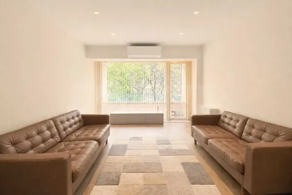 Stylish 3-Bedroom Apartment Near Mall Plovdiv - Image 3