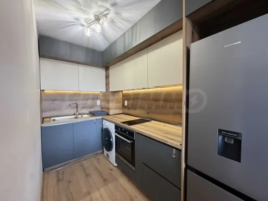 Modern apartment in Varna's Kolchozen Bazaar. - Image 3