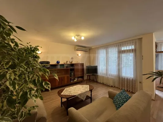Stylish Two-Bedroom Apartment in Burgas's 'Lazur' Quarter - Image 3