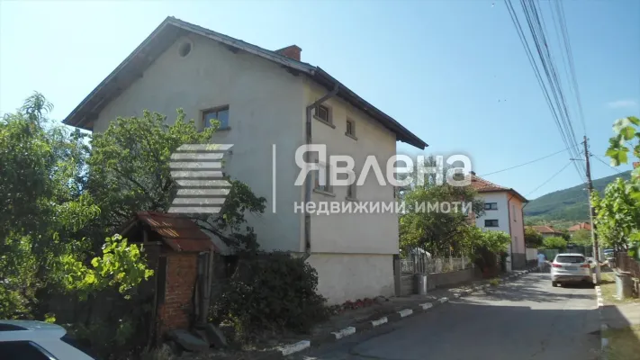 House for sale in Slokoshtitsa - Image 1