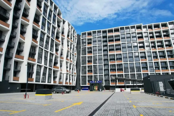 Bright One-Bedroom Apartment with Panoramic Views in Burgas - Image 4