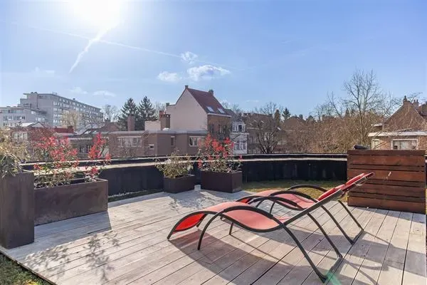 Spacious 4-Bedroom House with Rooftop & Parking in Ukkel - Image 4