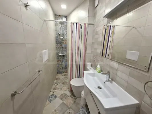 Spacious, Fully Furnished Apartment with Parking in Varna Center - Image 4
