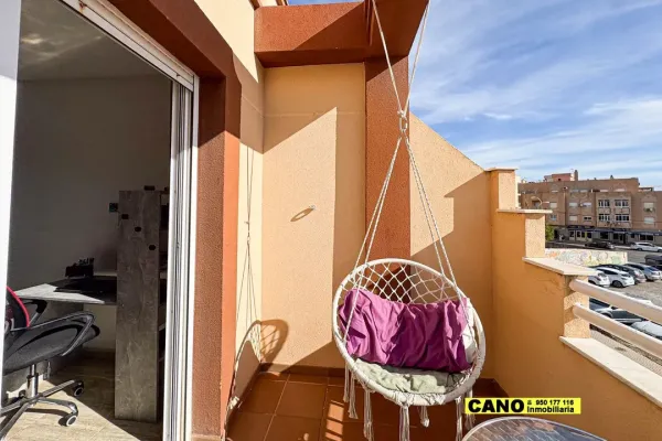 Spacious 4-Bedroom Triplex Apartment in El Ejido, Spain - Image 2
