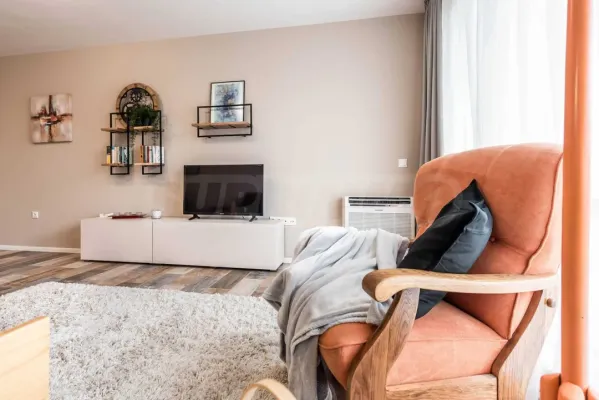 Stylish Varna Apartment with Pool & Parking - Fully Furnished - Image 5