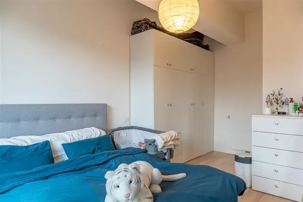 Spacious 3-Bedroom Apartment with Garage in Attractive Ukkel Location - Image 1