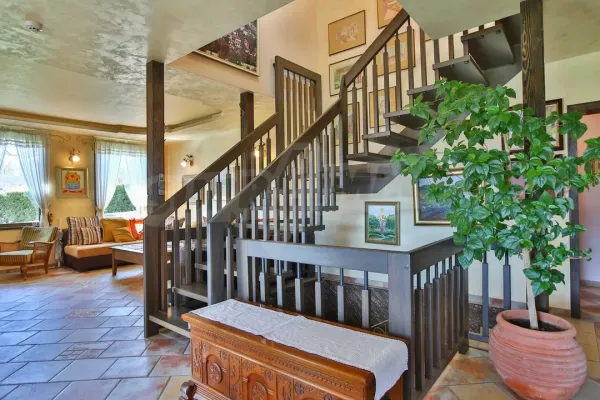 Luxury Lakeside House in Kovachevtsi - 5 Bedrooms, 1500m² Garden - Image 1