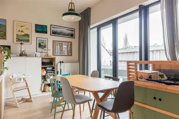 Spacious 3-Bedroom Apartment with Garage in Attractive Ukkel Location - Image 2
