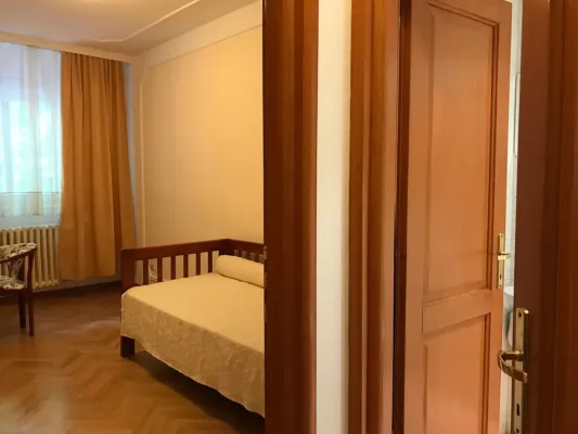 Spacious 3-Bedroom Apartment in Belgrade, Excellent Location - Image 4