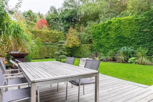 Spacious Architect-Designed House with Private Garden in Ukkel - Image 3