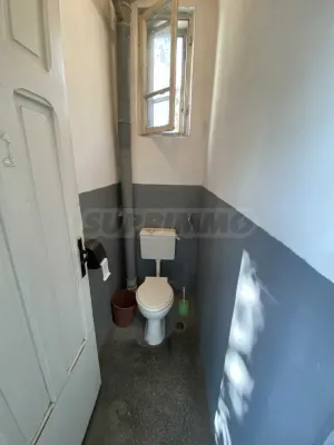 Spacious 120 m² Apartment in Vidin's Central District - Image 1
