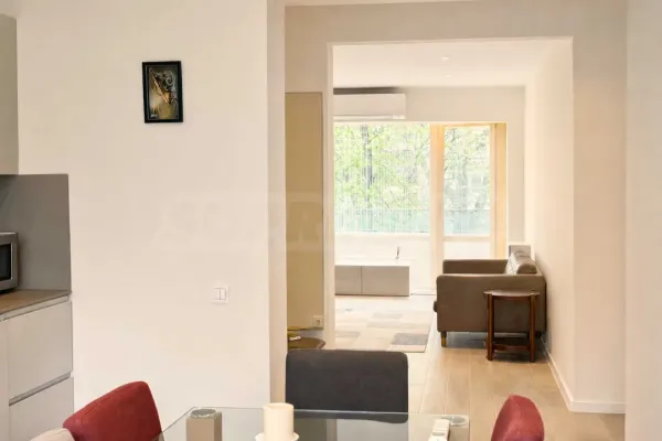 Stylish 3-Bedroom Apartment Near Mall Plovdiv - Image 4
