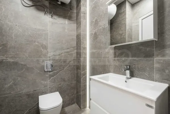 Spacious, Fully Furnished Apartment in Varna City Center - Image 4