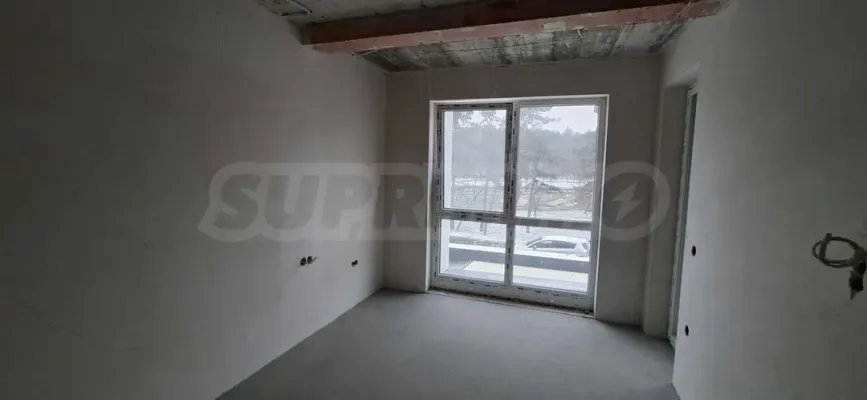 Spacious 3-Bedroom Apartment with Park View in the Heart of Dobrich - Image 4