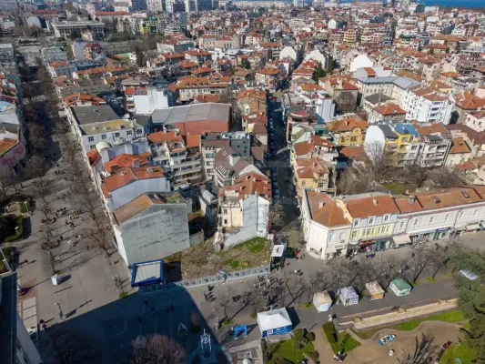 Iconic Burgas Building: Commercial & Residential Gem - Image 3
