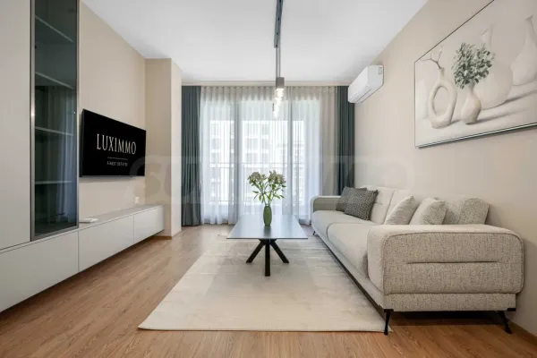 Luxury Plovdiv Apartment in Residential Park - Image 1