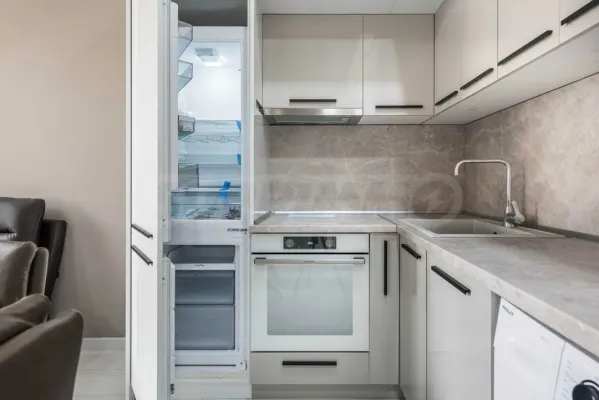 Spacious, Fully Furnished Apartment in Varna City Center - Image 2