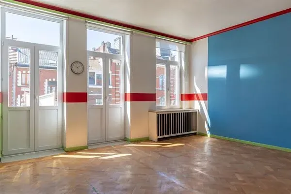 Stunning Maison de Maître with Five Bedrooms and Versatile Layout - Image 4