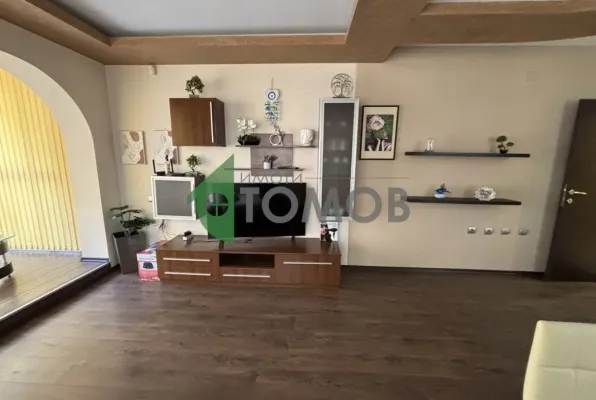 Spacious Fully Furnished Three-Bedroom Apartment in Stara Zagora - Image 2