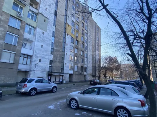 Spacious 3-Bedroom Apartment in Vidin, Bulgaria - EUR 87,500 - Image 4