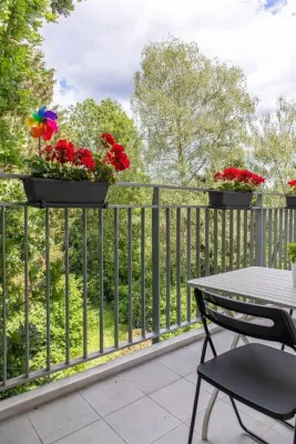 Bright Duplex Penthouse with Terrace in Green Ukkel, 3 Bedrooms - Image 3