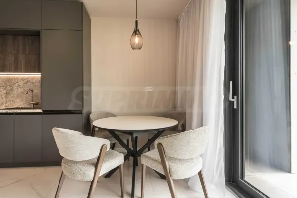 Seafront apartment: Garden &amp; Bay View - Image 1