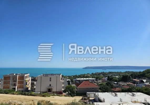Luxury Apartment with Sea Views and Three Bedrooms in Varna - Image 3