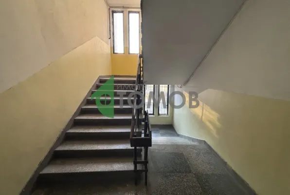 Spacious Three-Bedroom Apartment with Retail Space in Stara Zagora - Image 5