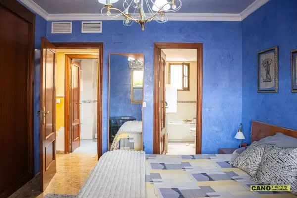 Spacious 4-Bedroom Apartment with Terrace in Las Salinas, Roquetas de Mar - Image 4