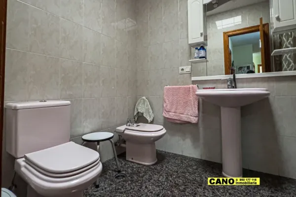 Spacious 5 Bedroom Villa with Solar & Private Sunroom for Sale - Image 3