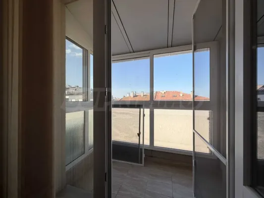 Stylish Burgas Apartment in 'Lazur' Area - Image 4