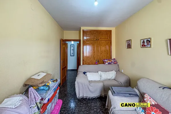 Spacious 5 Bedroom Villa with Solar & Private Sunroom for Sale - Image 5