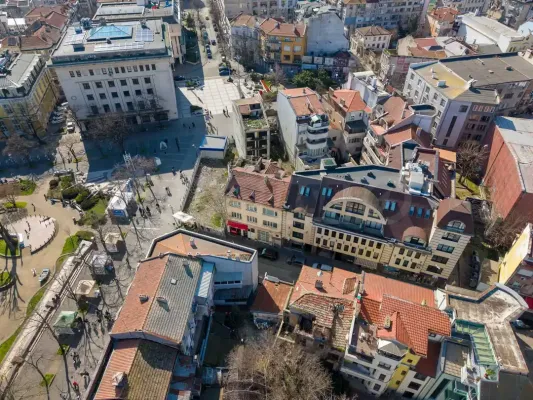 Iconic Burgas Building: Commercial & Residential Gem - Image 4